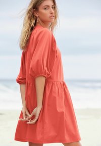 Next PUFF SLEEVE MINI - REGULAR FIT - Trikoomekko - coral pink