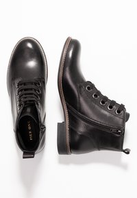 Pier One Tronchetti - black