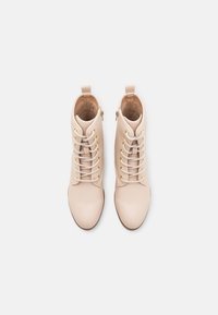 Anna Field Botines con cordones - beige