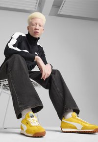 Puma EASY RIDER  - Tenisky - tangerine white