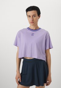 Nike Performance HERITAGE CROP TEE - Camiseta deportiva - hydrangeas