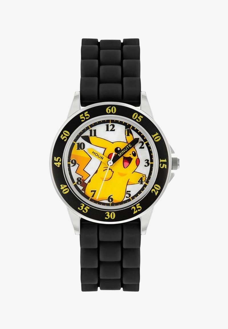 Montre sur le thème de Pikachu avec un boîtier rond noir, des accents jaunes et un cadran blanc présentant une illustration de Pikachu, ainsi qu'un bracelet en caoutchouc noir.