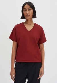 someday. BATWING FIT - Sweatshirt - ruby red