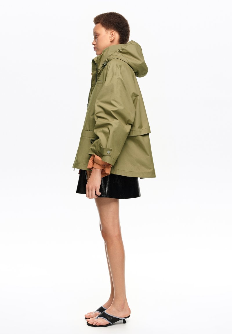 Bomber Bimba Y Lola FW21 Technonature - Taille S, Viscose, Neuf Avec étiquettes, Style Punk Floral
