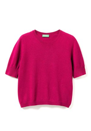 - Sweter