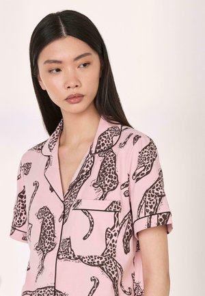 Chelsea Peers, LINO CUT LEOPARD PRINT SET - Conjunto de pijama - pink