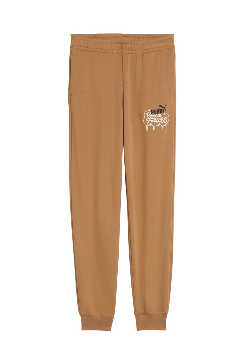 Braune Jogginghosen mit elastischem Bund, versehen mit einem weißen Grafikdesign und dem Puma-Logo auf der linken Hüfte. Weicher Stofftextur sichtbar.