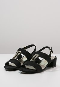 Marco Tozzi Sandały