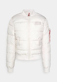 Geselecteerd, jet stream white