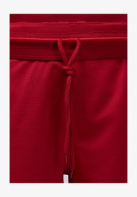 Unselected, gym red gym red black