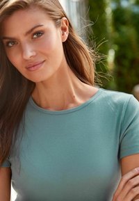 Next RIBBED T-SHIRT STYLE MAXI COLUMN DRESS WITH SLIT DETAIL - Abito in maglia - blue