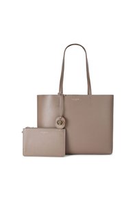 Borsa tote in pelle beige con due manici lunghi, dotata di una busta più piccola abbinata e dettagli del logo impresso su un'etichetta. Texture liscia, design minimal.