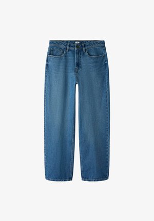 Blaue Jeans aus Denim mit geradem Schnitt, Fünf-Taschen-Design und sichtbaren Nähten. Der Stoff hat eine weiche Textur mit verblassten Bereichen entlang der Beine.