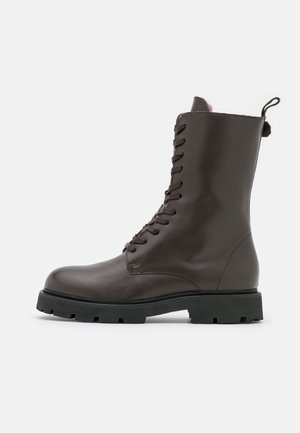 KRISHA LACED BOOT - Veterlaarzen - dark oak