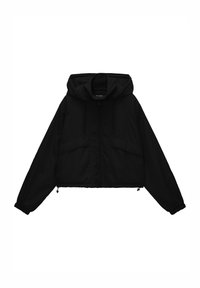 Veste noire courte avec capuche, dotée d'une fermeture éclair frontale, de poignets élastiques et de deux poches avant. Tissu lisse et mat.