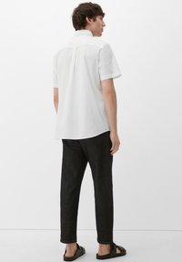 s.Oliver KURZARM MIT BUTTON-DOWN-KRAGEN - Hemd - weiß