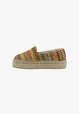 Espadrilla intrecciata in tonalità multicolori di arancione, verde e giallo con suola in juta. Design slip-on con punta arrotondata e finitura testurizzata.