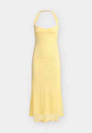 Robe midi jaune à col licou avec motif en dentelle florale et corsage ajusté, s'évasant légèrement vers l'ourlet.