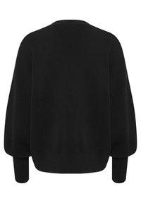 Černý svetr s kulatým výstřihem, sklopenými rameny a dlouhými, přiléhavými rukávy. Hladká textura a volný střih.
