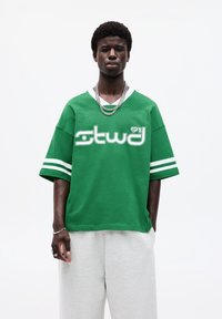 PULL&BEAR - T-shirt con stampa - green Immagine in miniatura 1