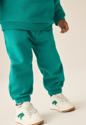 Next, REGULAR FIT - SEMI PLAIN CREW JOGGERS SET . - Trainingsanzug - bright green