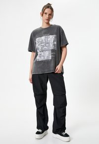 Koton - T-shirt z nadrukiem