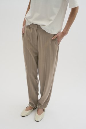 Karen by Simonsen KBMILANO STRIPE CARROT  - Stoffhose - walnut