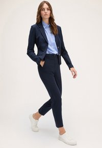 Motivi IN PUNTO MILANO - Chino - blu