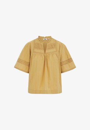 Obleka gorčično rumene barve s kratkimi širokimi rokavi, čipkastimi detajli na prsih in rokavih ter majhnim nabranim ovratnikom z izrezom v obliki črke V.