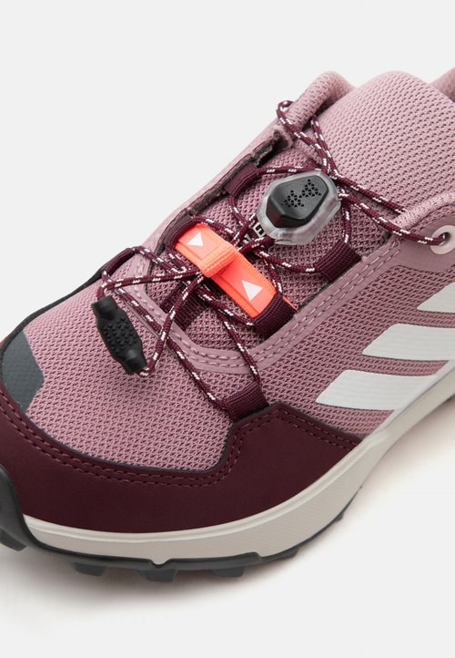 adidas AX4S UNISEX - Hiking shoes - magic mauve/off white/maroon — foto 6