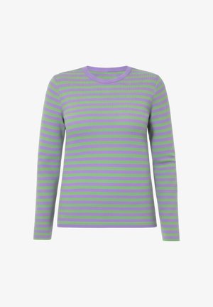 Ribtrui met lange mouwen met horizontale lavendel- en groene strepen en een ronde hals.
