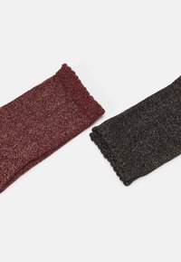 Pieces PCSEBBY GLITTER SOCKS 4 PACK - Socks - tawny port gold/black gold