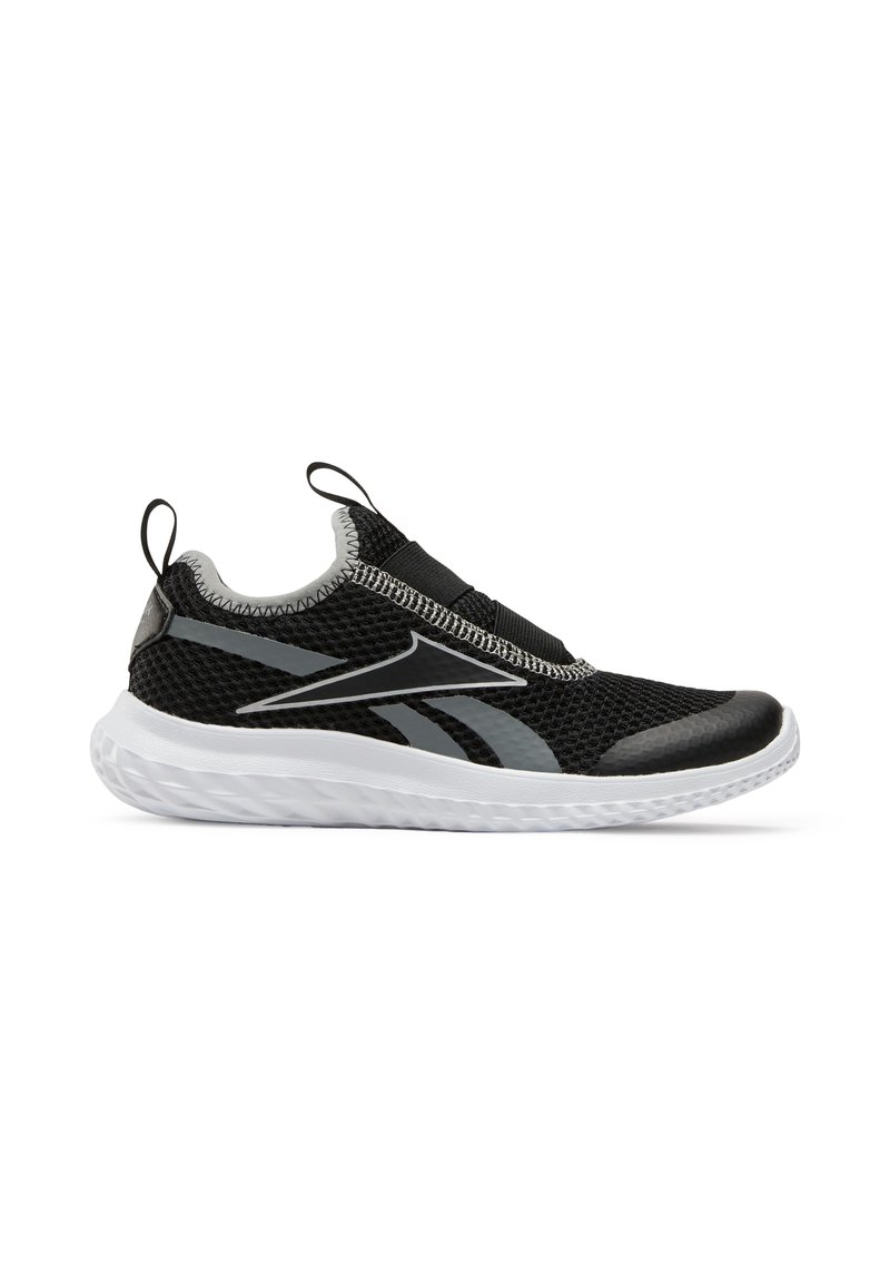 Zapatillas deportivas negras con parte superior de malla, con acentos grises y diseño sin cordones. Suela de goma blanca con patrón texturizado para mayor tracción.