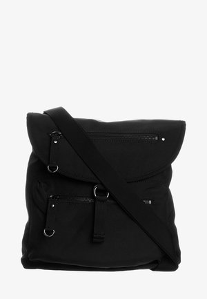 Sac bandoulière noir avec plusieurs poches zippées, bandoulière ajustable et rabat en tissu avec détail boucle.