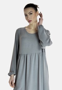 Elara ABAYA - Robe longue - grau