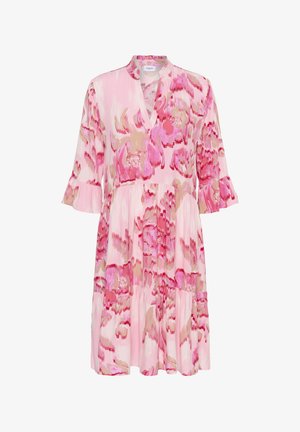 Rožnata in bež obleka s cvetličnim vzorcem do kolen z ruffle rokavi do komolca in V-izrezom ovratnika.