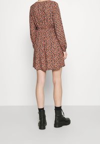 Vero Moda Vardagsklänning - black