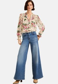 Love & Roses REGULAR FIT  - Blūze - ivory floral