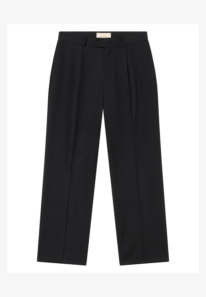 Pantalones negros ajustados que presentan una cintura alta, pliegues en la parte delantera, un cierre de un solo botón y una textura suave y tejida.