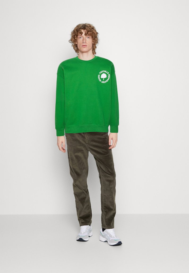 Levi's® Gold Tab CREW - Mikina - medium green