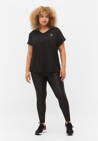 Active by Zizzi SHORT SLEEVE SPORT WITH V-NECK - T-shirt - bas - black