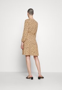 Dorothy Perkins Vapaa-ajan mekko - black