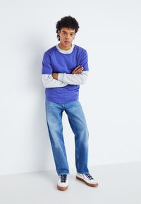Lee SHAPED TEE - Paprasti marškinėliai - surf blue