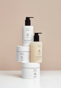 Pestle & Mortar NIMBU BODY LOTION nieokreślony