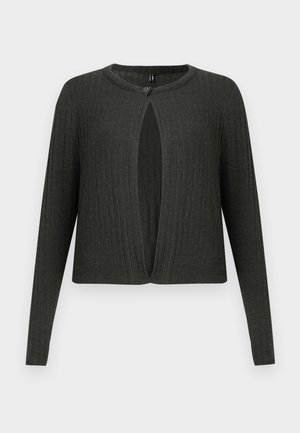 Donkergrijze gebreide cardigan met een geribbelde textuur, lange mouwen en een open voorkantontwerp met een enkele knoopsluiting bij de nek.