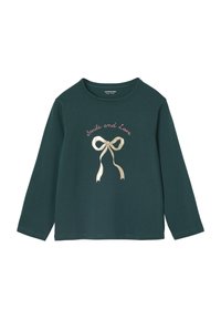 Grünes Langarmhemd aus weichem Stoff mit einer cremefarbenen Schleifen-Grafik und dem Text "Smile and Love" in Pink über dem Design.