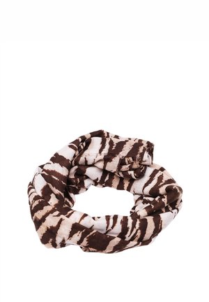 Scarf infinito marrone e bianco con motivo, realizzato in tessuto morbido, presenta una texture liscia e strisce irregolari in forma circolare.