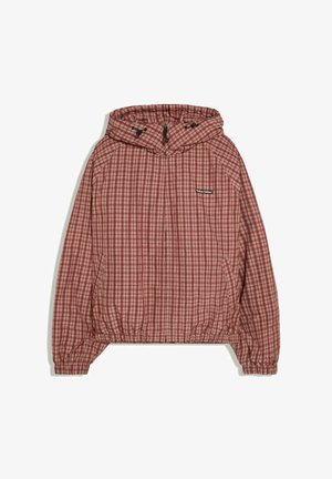 Rood en beige geruit hooded jack met frontale rits, elastische manchetten en zoom, en een klein zwart merklabeletik op de borst.