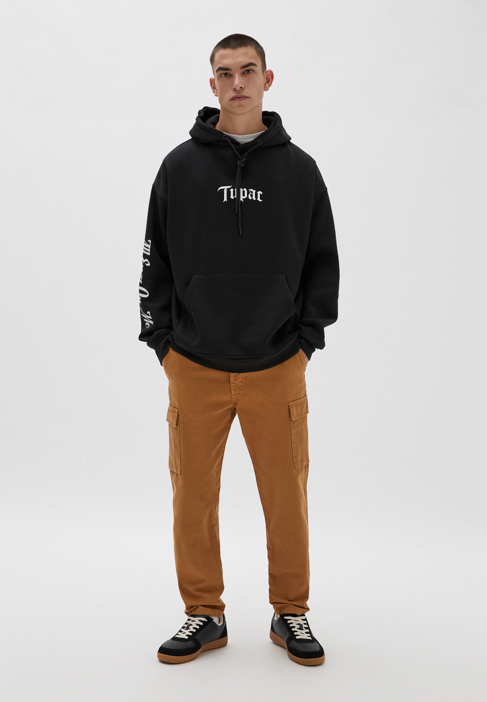 PULL\u0026BEAR TUPAC - Hoodie - black/zwart - Zalando.nl