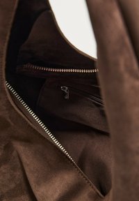 Thumbnail Image 4
